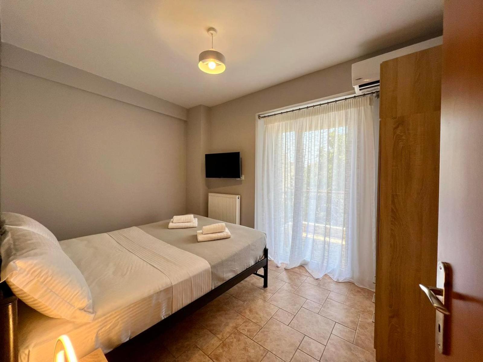 P Deluxe Suites Β4 尼亚米卡尼奥纳 外观 照片